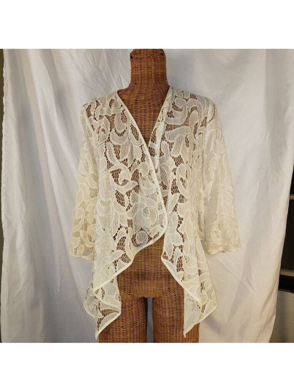 Chico's Women's White Lace Overlay Size 1